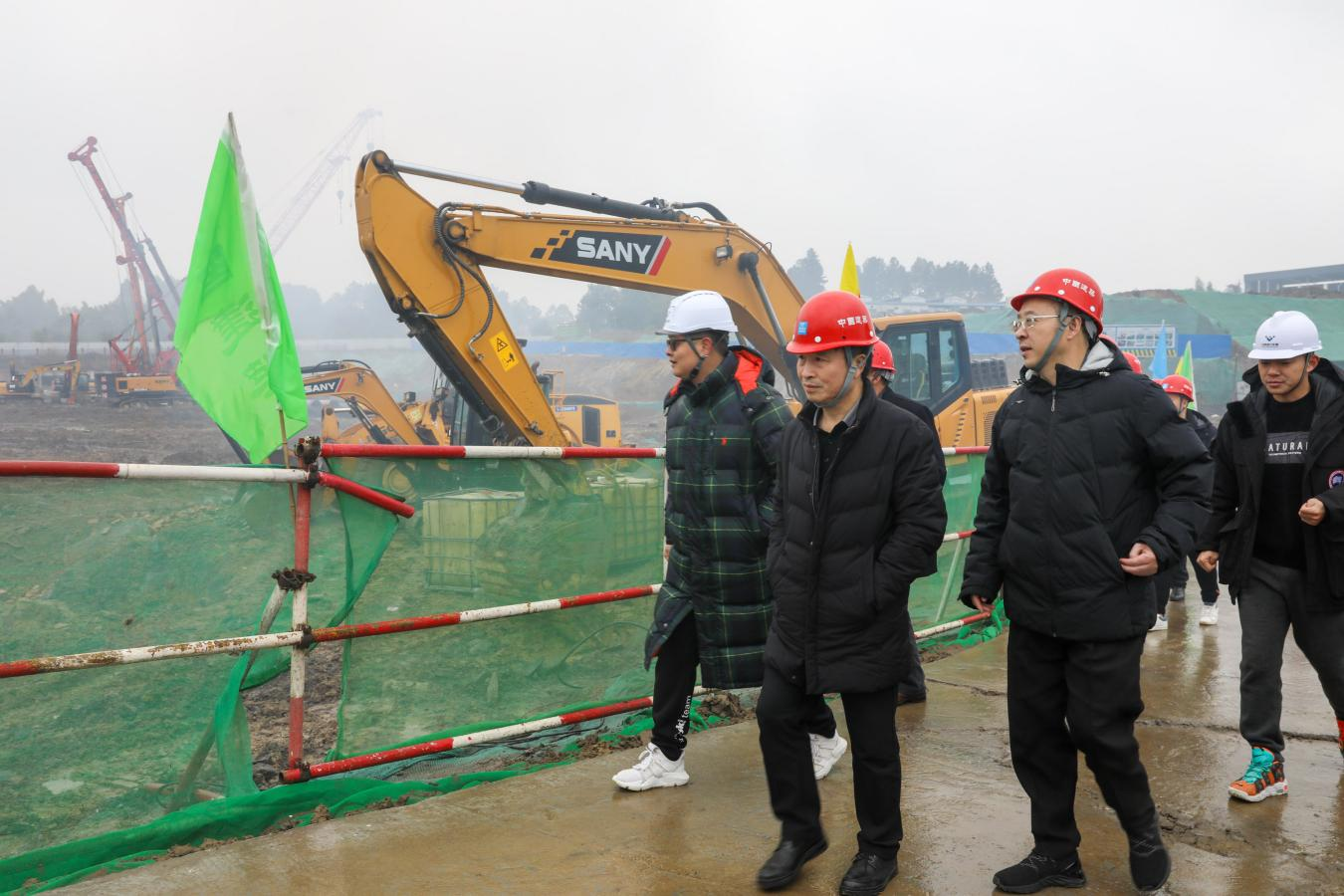 王勁董事長(zhǎng)調(diào)研連界基地轉(zhuǎn)型升級(jí)工程項(xiàng)目(圖1)