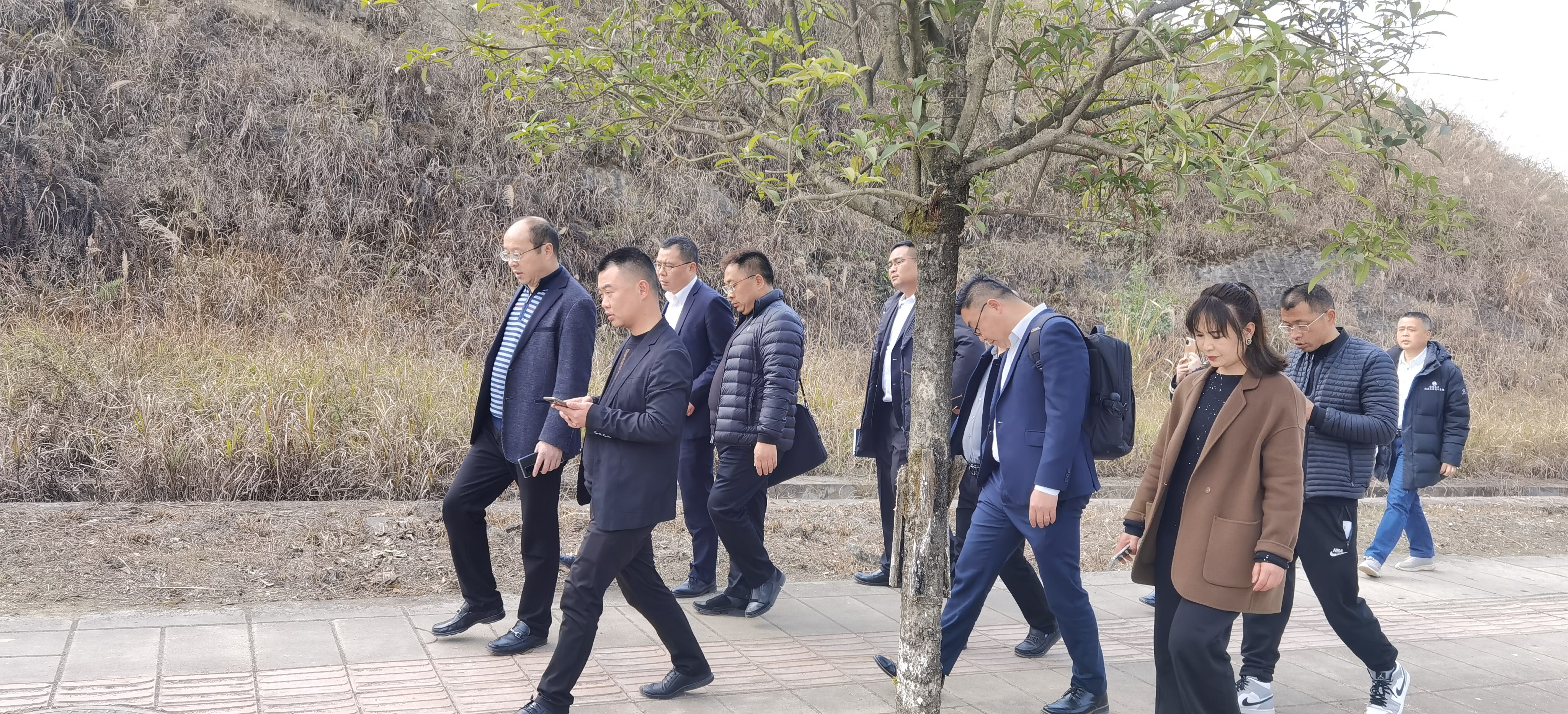威遠(yuǎn)縣經(jīng)開(kāi)區(qū)、眾心樂(lè)公司組織召開(kāi)連界鎮(zhèn)城市規(guī)劃暨船石湖濕地公園項(xiàng)目研究會(huì)(圖3)