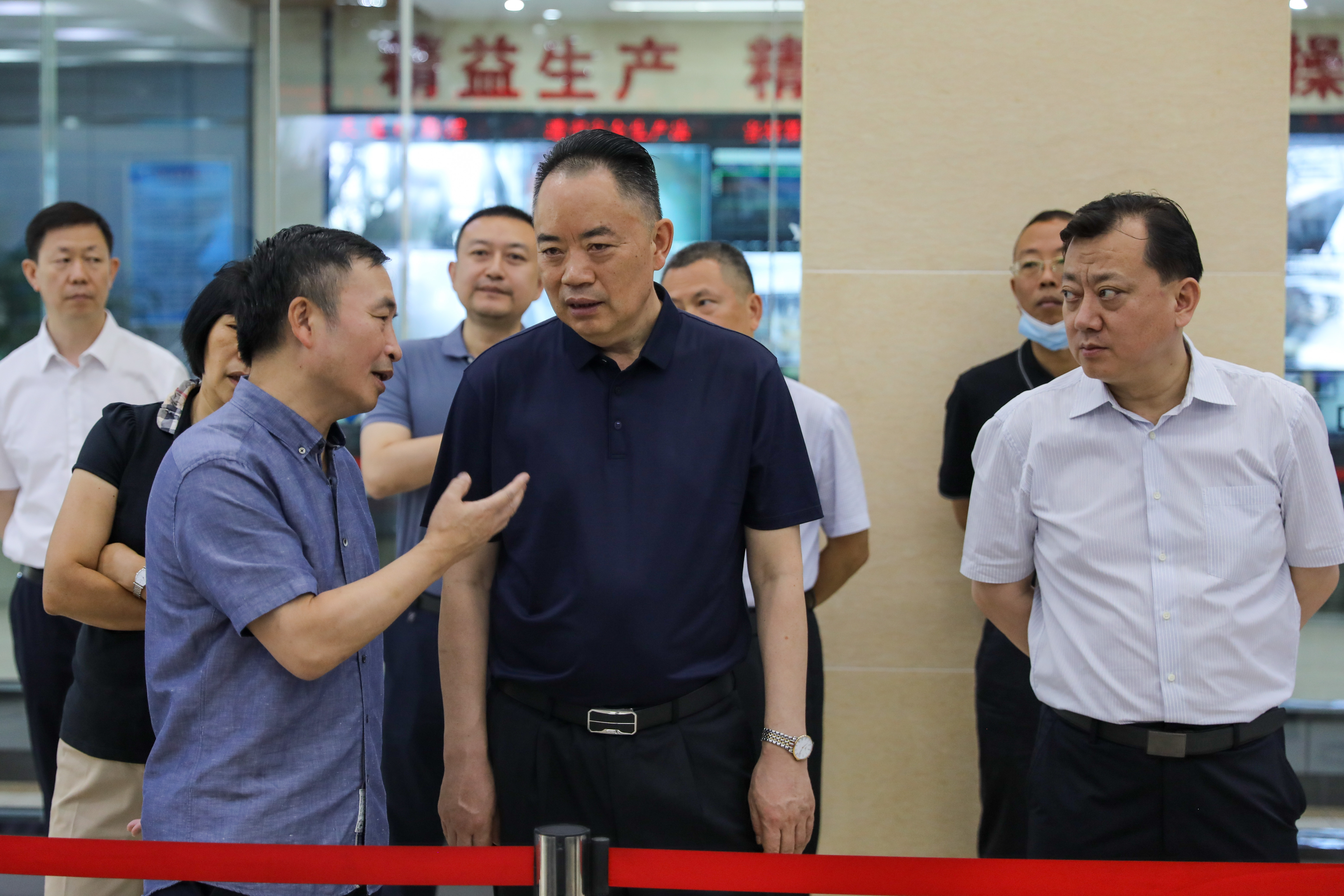 省人大常委會(huì)副主任宋朝華到川威連界基地 考察調(diào)研(圖4)