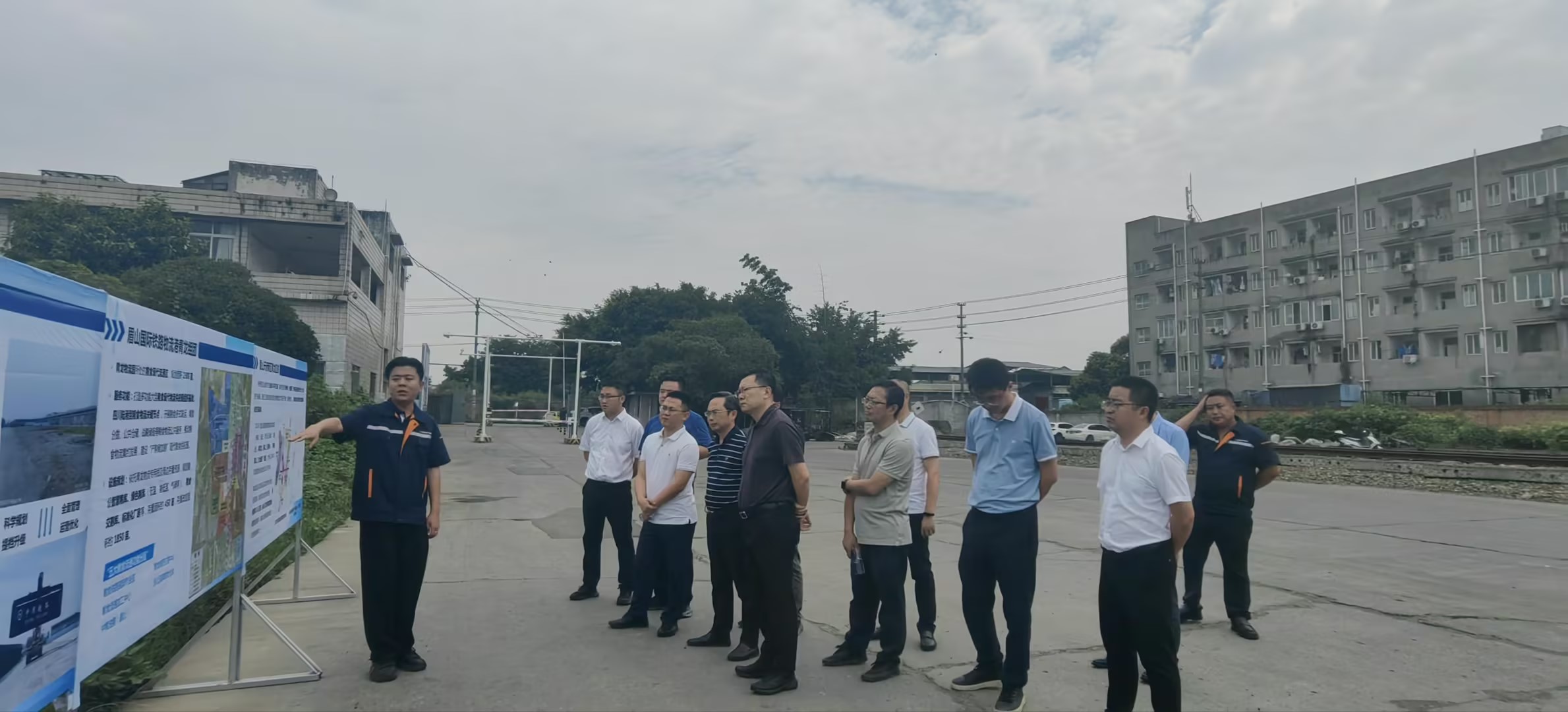 搶抓新機(jī)遇，謀求新合作，匯聚新動(dòng)能——內(nèi)江考察團(tuán)蒞臨通宇物流參觀交流(圖4)