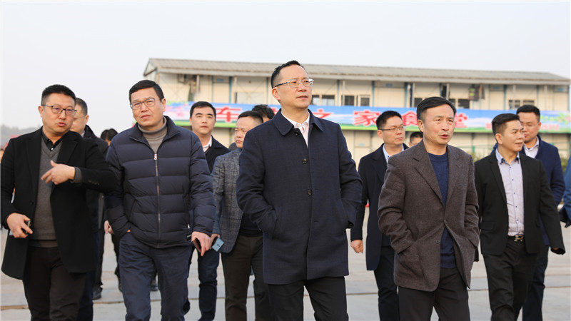 成都興城供應(yīng)鏈集團到川威釩鈦科技考察交流(圖1)