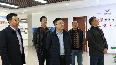 西南化工研究設(shè)計(jì)院有限公司副總經(jīng)理孫炳一行來(lái)威參觀(guān)交流